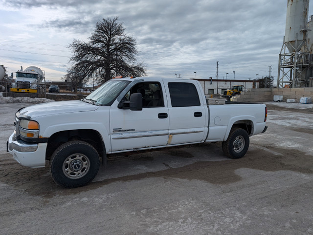 2006 sierra in Cars & Trucks in Kawartha Lakes - Image 2