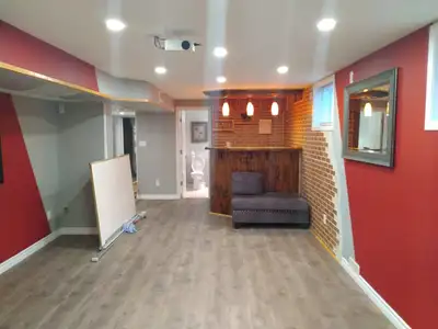1 bed room plus 1 den room..(2Beds) Spacious Living BASEMENT