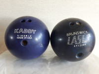 Deux Grosses Boules De Bowling Brunswick et Kaddy.