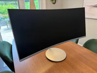 Samsung 34 Inch QLED Ultra WQHD 21:9 Curved Monitor, View more
