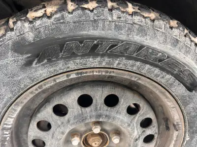 Pneu hiver neuf Dec 22 2025 Montee sur jante acier ( 3iem hiver) Était sur Mazda cx7 2010 moteur sau...