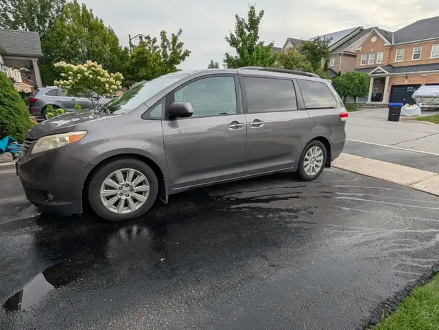 2011 Toyota Sienna Limited AWD