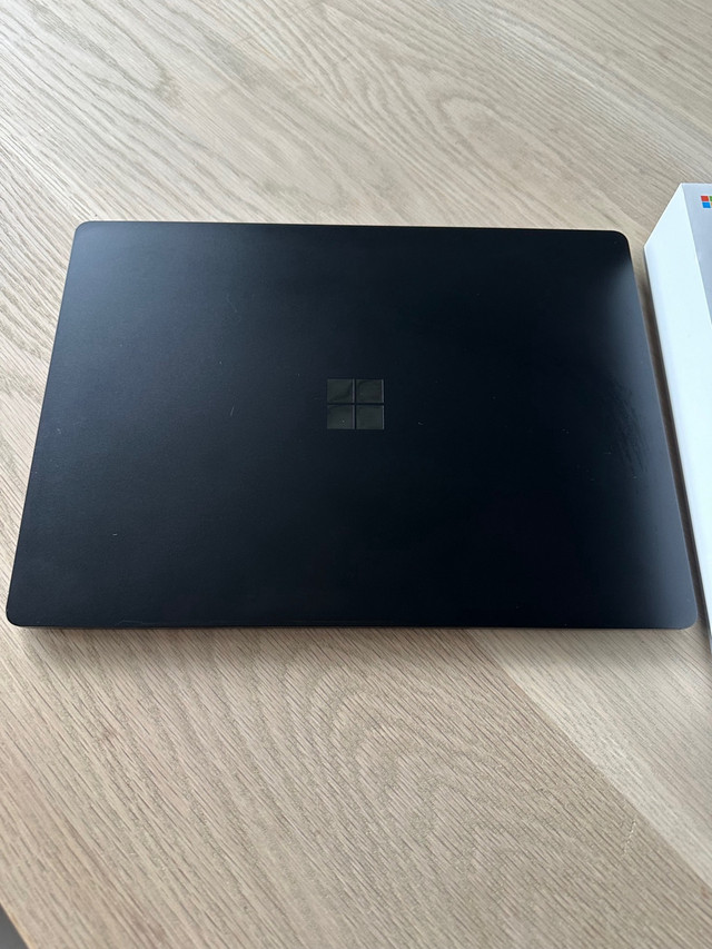 Microsoft Surface laptop 10th gen  dans Portables  à Ville de Montréal - Image 2