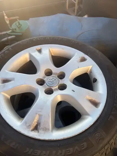 205/55/16 GENARAL TIRE ALL SEASON %90 TREAD LEFT. 5x100 Bolt Pattern