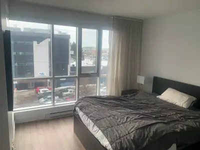 Jolie appartement avec grande fenestration à St-foy, disponible dès maintenant. Contacter Daniel pou...