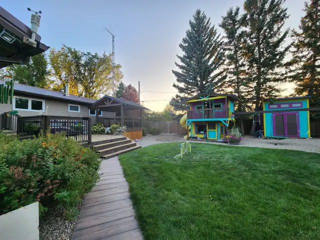 Beautiful home with impressive large yard in Grenfell in Houses for Sale in Regina - Image 2