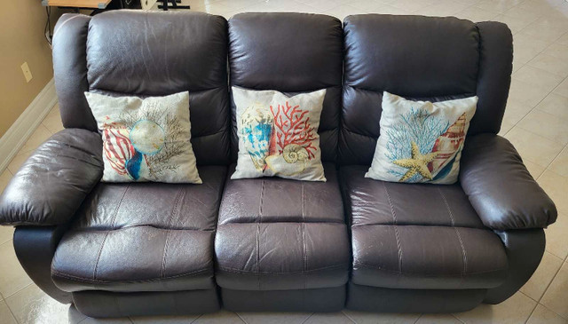 Couch leatherette  in Couches & Futons in Markham / York Region