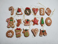 Christmas ornaments lots / lots de boules et décorations de noël