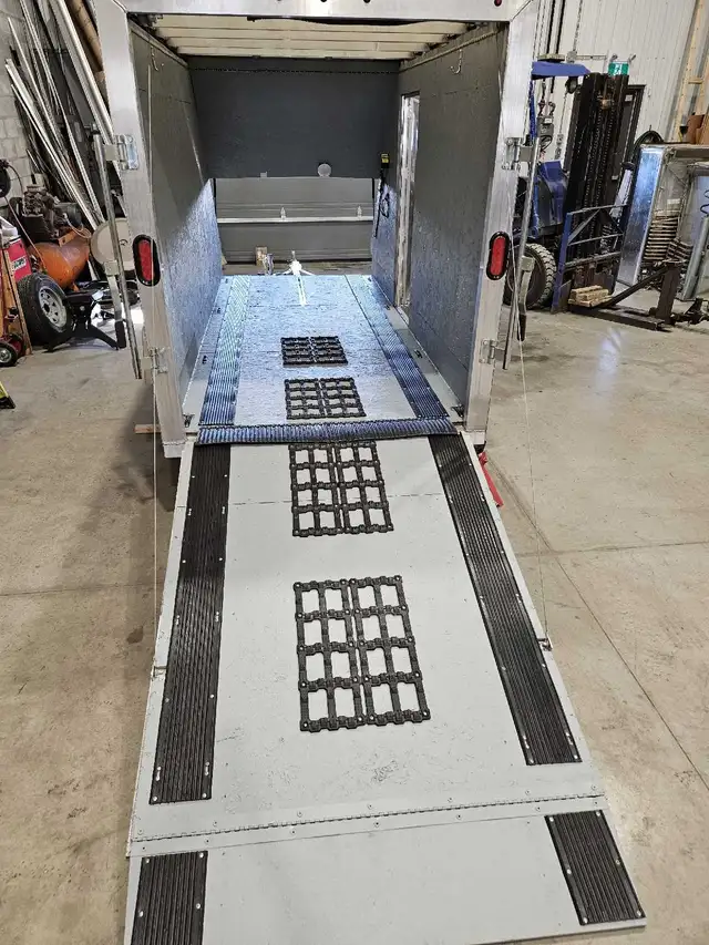 motoneige et remorque à vendre in Snowmobiles in Laval / North Shore - Image 5