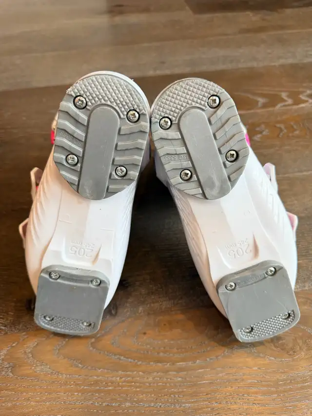 Rossignol Youth Ski Boots 20.5 in Ski in Calgary - Image 7