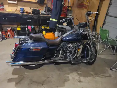 08 Road King 96ci 6 spd 53,000kms 14 “ bars Excellent condition Runs and rides perfect Always stored...