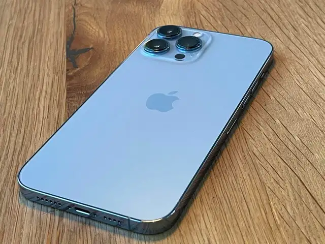iPhone-13 Pro Max | iPhone-13 | iPhone-12 | XR I 8+ I 8  on Sale in Cell Phones in Oshawa / Durham Region - Image 3