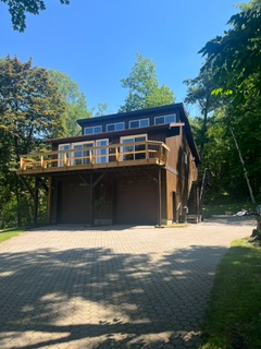 Chalet style, upper level, 1 bedroom Plus Loft, available Sept. 15th. Applicances include fridge, st...