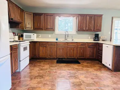 Hello Friends! Do you have family or friends visiting the area and looking for a place to stay that...