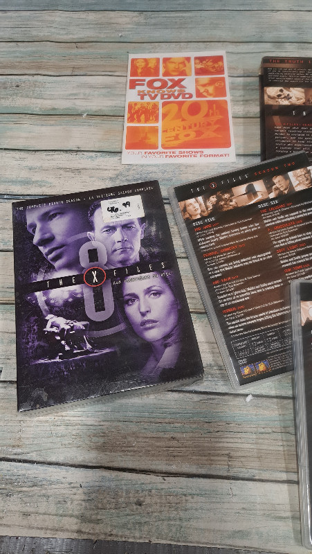 X-Files - Aux frontières du réel S1 et S8 dans CD, DVD et Blu-ray  à Ville de Québec