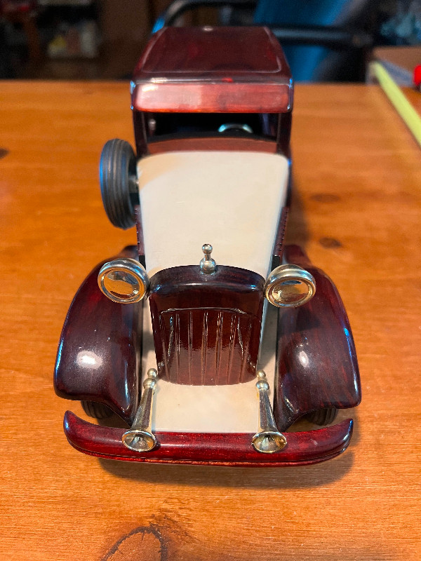 ROLLS-ROYCE CAR HAND MADE ONE OF A KIND 12"X5" VINTAGE RARE dans Art et objets de collection  à Longueuil/Rive Sud - Image 2