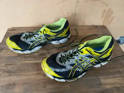 asics sneakers, size 10, View more