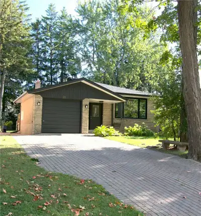 RENNOVATED 2 BEDROOM BASEMENT APARTMENT FOR RENT!