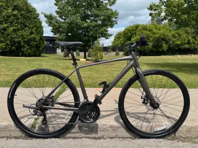 Giant Escape 2022 Hybrid Bike , View more