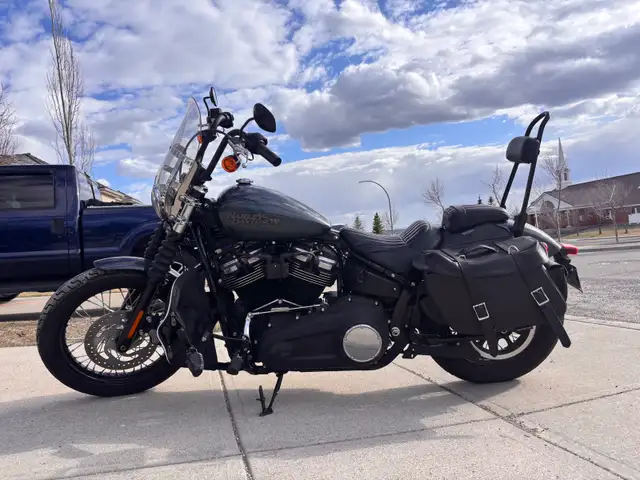 Harley-Davidson Street Bob FXBB in Street, Cruisers & Choppers in Calgary - Image 5