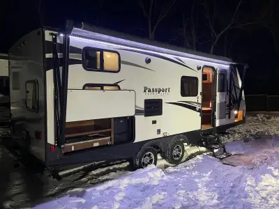 2018 Keystone Passport ultralite grand touring ￼2400BH four season trailer, ￼27 feet long ￼ Dry Weig...