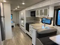 Thor Hurricane 34j Motorhome with Solar Package and Tow Package