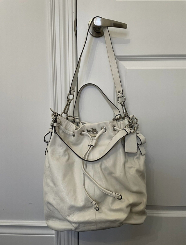 Authentic Coach Brand New White Bucket Purse in Women's - Bags & Wallets in City of Toronto