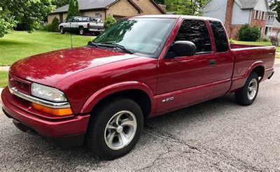 LOOKING TO PURCHASE CHEVROLET S-10 4X4 EXTENDED CAB .