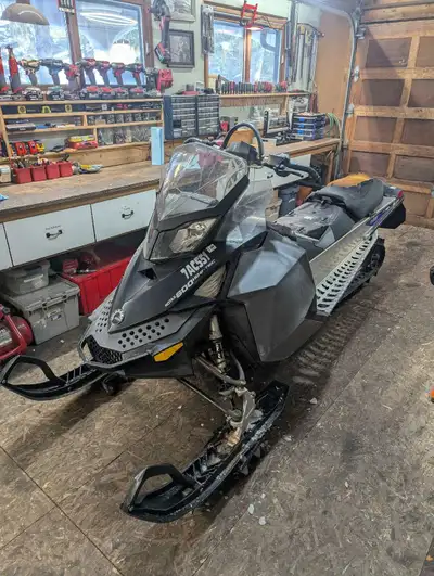 2011 skidoo summit 600 etec 146" full part out - Parting out due to a failed ECM, other than that lo...