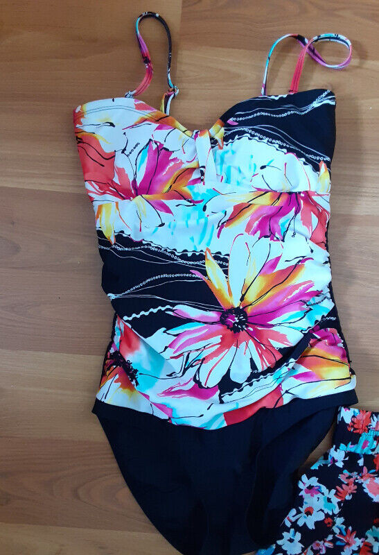 LADIES SWIMSUIT AND SKIRT $ 4 each in Water Sports in Edmonton - Image 2