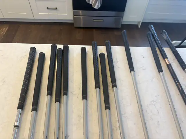 women’s left handed golf clubs and bag  in Golf in Guelph - Image 7