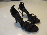 2 Pairs of Shoes - 1 Sets of Ladies and 1 Sets of Mens 8 to 9.5"