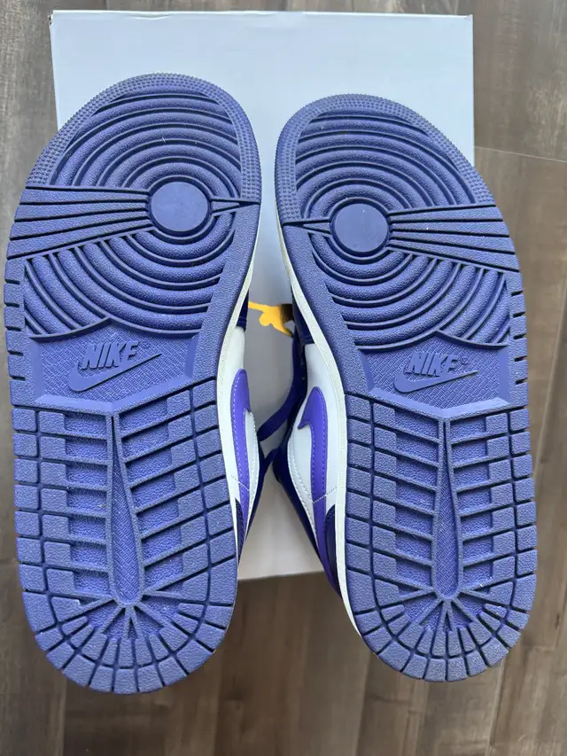 Soulier Nike Air Jordan 1 Low in Women's - Shoes in Laval / North Shore - Image 6