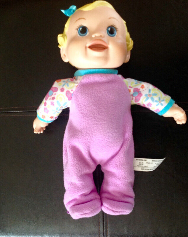 2009 Hasbro - Baby Alive Bouncing Babbles Doll in Arts & Collectibles in Ottawa - Image 2