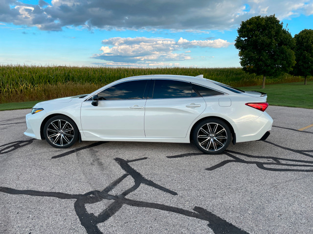 2019 Toyota Avalon XSE (very similar to Lexus ES 350) in Cars & Trucks in London