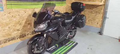 2013 year, 52.000 km New tires, new oil+filter, well maintained.