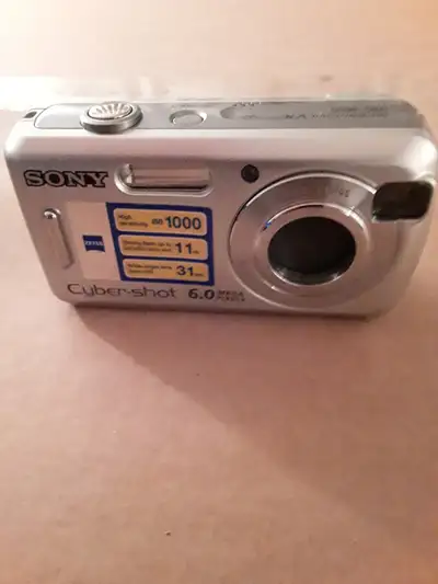 Sony Cybershot DSC-S600, 6.0 Megapixel, Compact Camera, Silver, View more