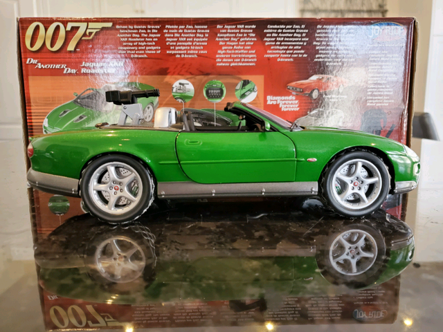 Jaguar XKR échelle 1/18 james bond Beanstalk - Collection