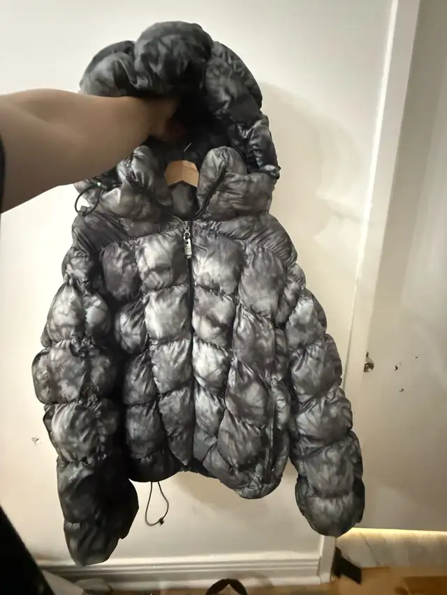 Diesel Puffer Jacket in Men's in City of Montréal - Image 2
