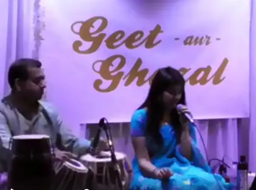 Professional Bollywood Singer62863254112003124