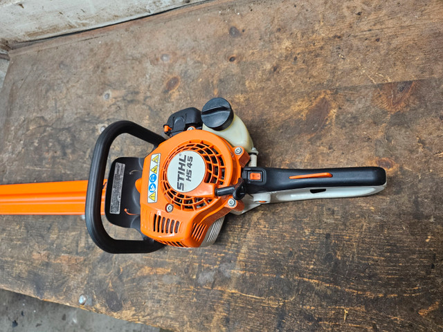 Stihl Hs45 hedge trimmer in Lawnmowers & Leaf Blowers in Woodstock