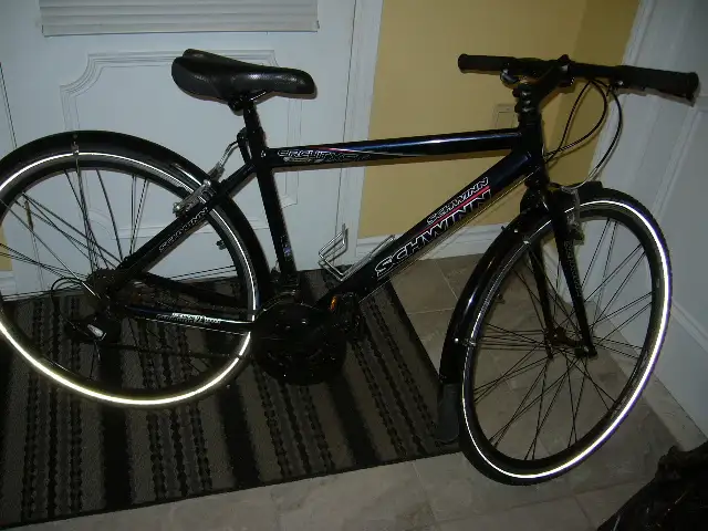Velo de ville Schwinn CRUITXST 24 vi EZFIRE Shimano, pneus d hiv in Road in Longueuil / South Shore - Image 3