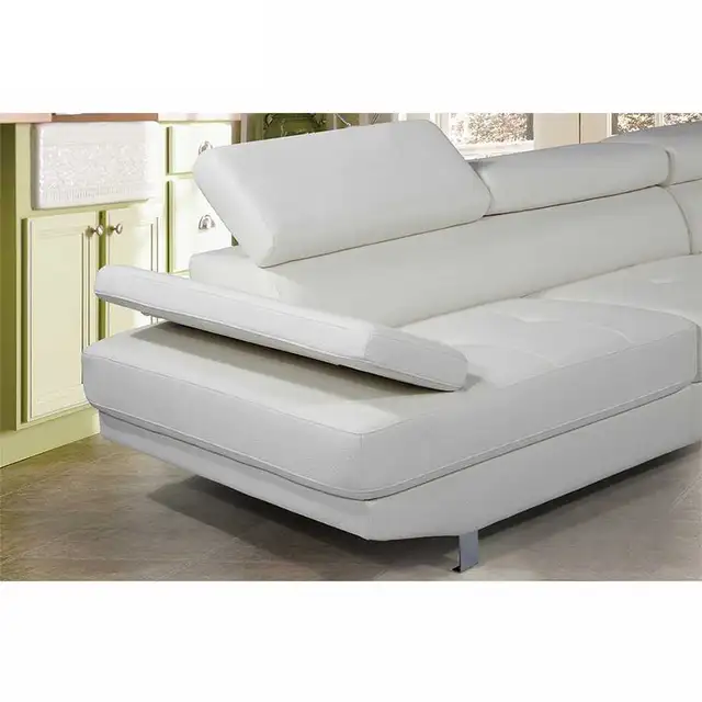 Leather Sectional with Adjustable Headrest and Chaise in Couches & Futons in Kingston - Image 3
