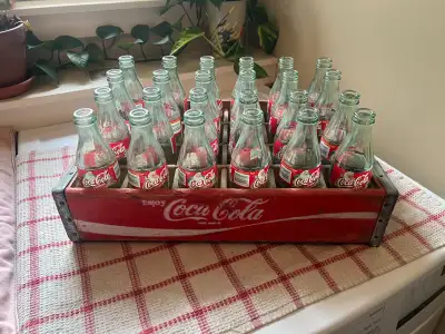 Vintage Coke Wood Crate W/ x24 Small Bottles, good condition, x24 small bottles from 1999 Xmas Editi...