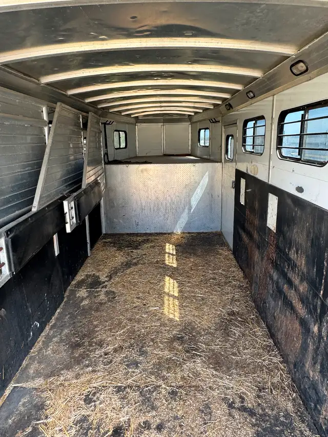 Truck+horse trailer/cargo rig in Cargo & Utility Trailers in London - Image 8