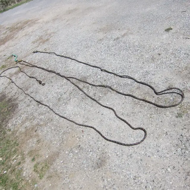 Rope With Hooks and Pulley in Hand Tools in Ottawa - Image 2