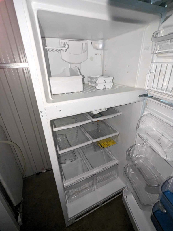 Réfrigérateur/ Frigidaire Spacieux - Kenmore Spacious Fridge dans Réfrigérateurs  à Ouest de l’Île - Image 3