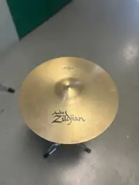 Cymbale Zildjian A Avedis FAST crash 18 po (thin)
