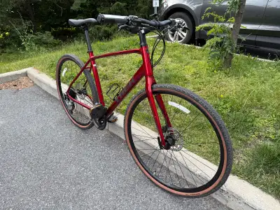 Selling my Trek FX3 hybrid bike, a versatile and reliable ride for both city commutes and scenic tra...