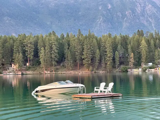 Lakefront Cabin with Stunning Lake & Mtn Views!  A Rare Gem! in British Columbia in Canada - Image 18